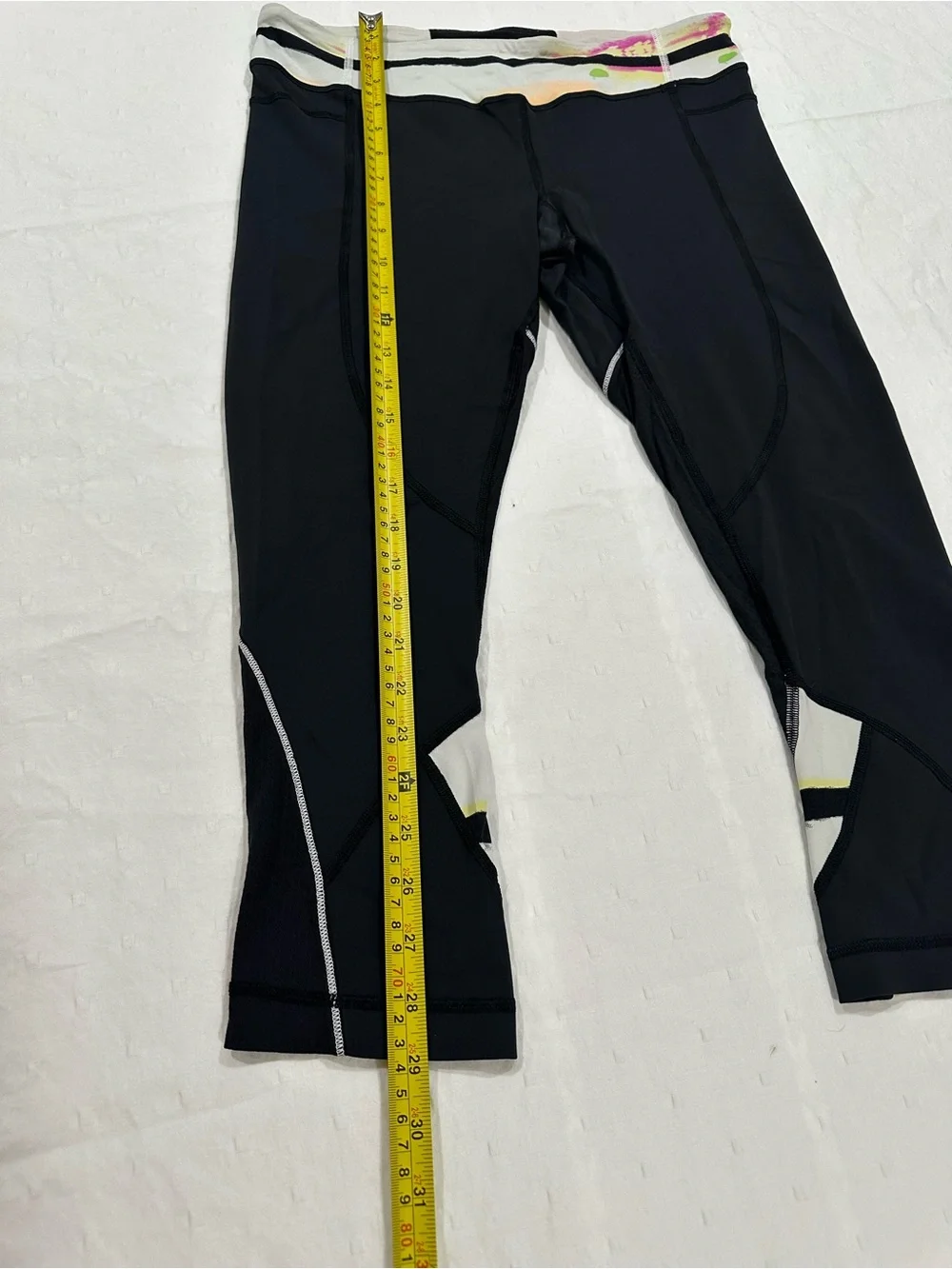 Lululemon Run Inspire Crop II Size 8 Black Groovy Stripe Rare Vintage